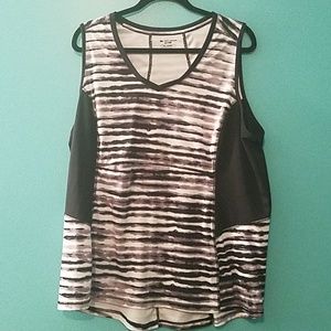 Tek Gear 2x V-neck tank. Grey, black,  white.